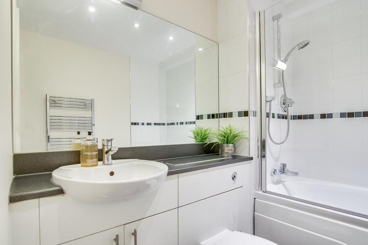 Central Granville Broad Street Apartments Бирмингам Стая снимка
